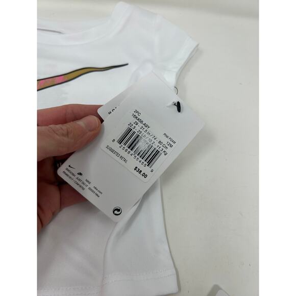 Nike Toddler Girls 12 months White Multi Outfit Set T-Shirt & Shorts NWT - Picture 4 of 5
